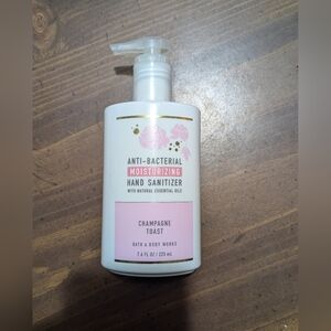 Bath and body works champagne toast hand sanitizer pump 7.6oz